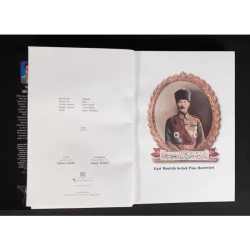 Osmanlı Madalyaları ve Nişanları Belgelerle Tarihi